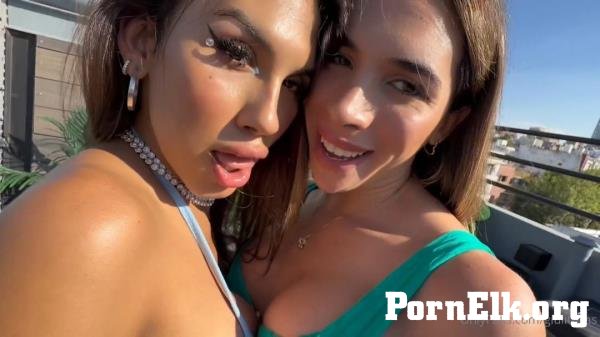 Giuli Turns, Agos - Yoga Wet and Naked [FullHD 1080p]