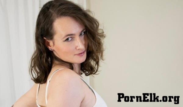 Penny Peacock - Penny Peacock Gets Naughty! [HD 720p]