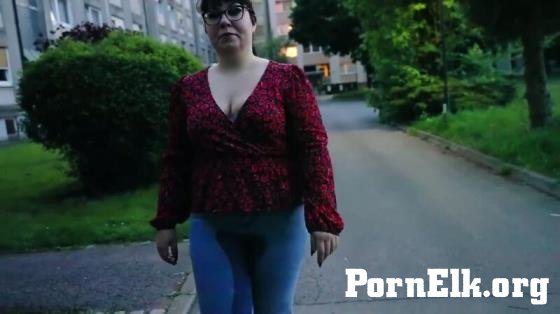 MyDirtyHobby: slaveclairebear - Meine jeans in der Offentlichkeit benetzen [FullHD 1080P] 