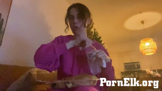  MissIvyDoll - Mommy Eats Dinner [UltraHD 4K 3840P] 