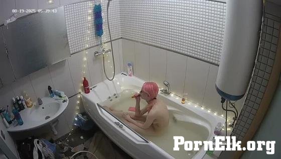 Voyeur-House - Moni And Weston Bath And Starting Sex 26.08.2025 [HD 720P]