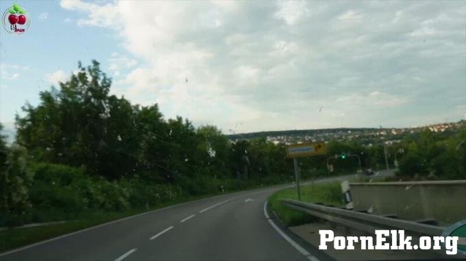 MyDirtyHobby: Lea_Kirsch - AUTO-PORNO quer durch die Stadt - XXXL-Cumshot furs Schlampen-Duo [FullHD 1080P]