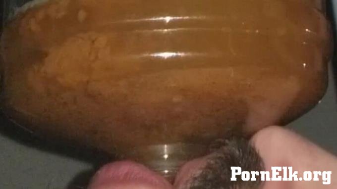 SSBBW Queen Siya � New Slave Vs Experienced Toilet [HD 1280P]