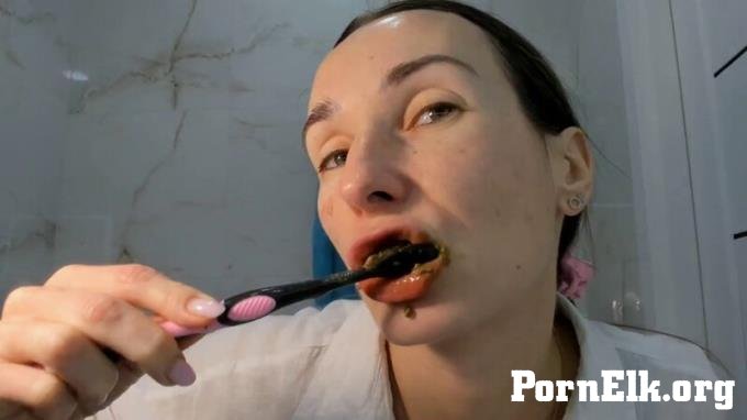 OksiLove � let�s brush my teeth with poop paste [HD 1280P]