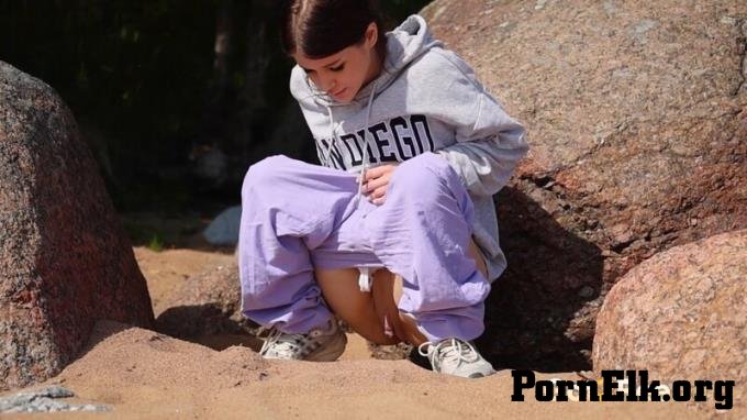 Sandy Stream [FullHD 1920P]