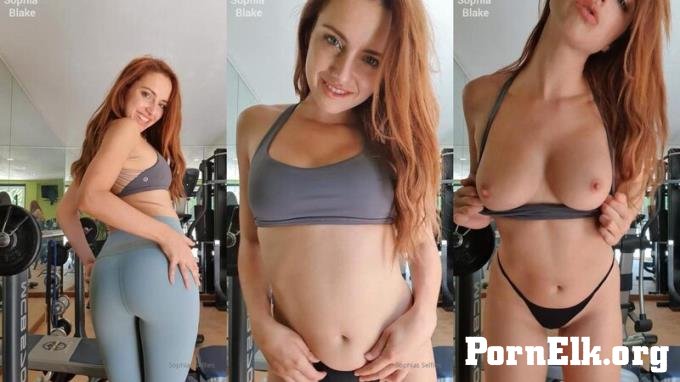 OnlyFans: Sophia Blake - Striptease [HD 720P]