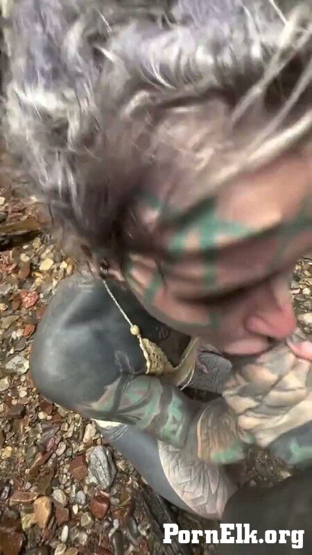 MyDirtyHobby: Anuskatzz - Tatowiertes Girl gibt Blowjob an einem Wasserfall - POV public [SD 608P]