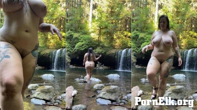 OnlyFans: Lillias Right - Waterfall [FullHD 802P]