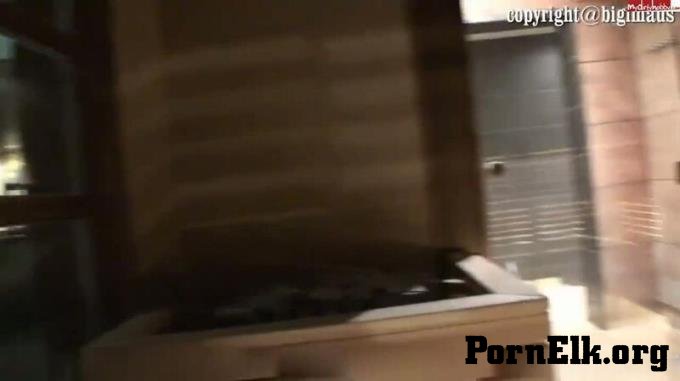 MyDirtyHobby: bigimaus - Blowjob in offentlicher Sauna [HD 720P]