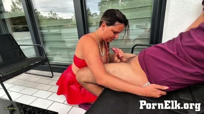 MyDirtyHobby: x_lady_69 - Outdoor - abmelken auf dem Balkon - Spritz mich voll [FullHD 1080P]