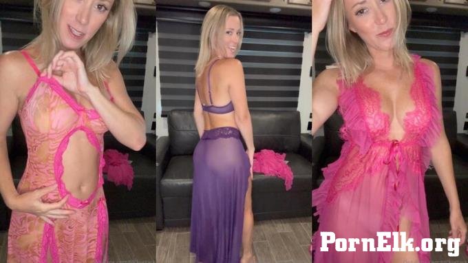 OnlyFans: Vicky Stark - Try On Night Dresses [FullHD 1080P]