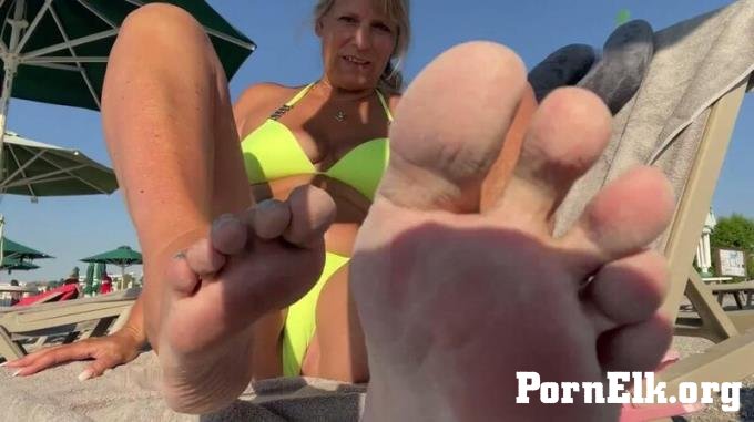 MyDirtyHobby: SweetSusiNRW - Leck meine Sandigen Fu?e ab [FullHD 1080P]