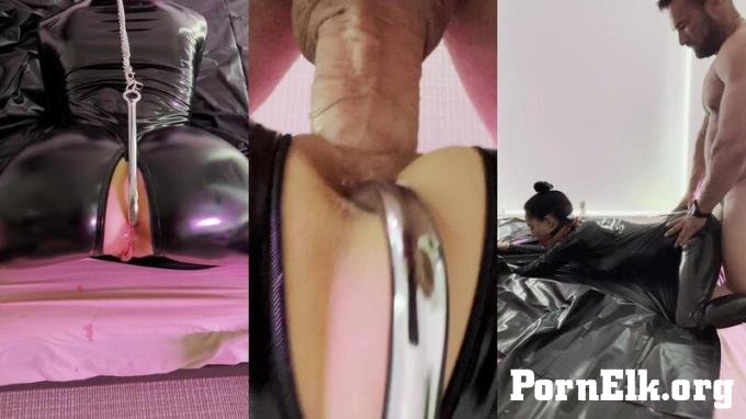 OnlyFans: marisol yotta - Latex Anal Hook [4K 1212P]