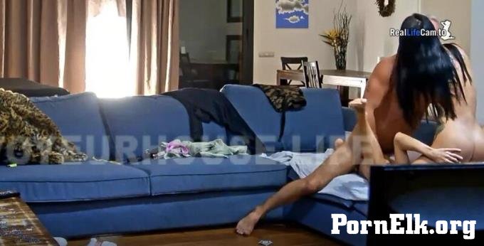 Reallifecam - Sara And Guest Couple Have Hot Thresome Blowjob And Sex On The Sofa In Livingroom 21.09.2025 [FullHD 792P]