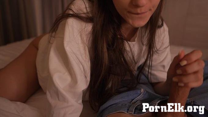 HottiesTwo - I just wanted some privacy, but my hottie stepdaughter decided to join me - HottiesTwo [FullHD 1080P]