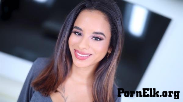 Isabella Jules - Amateur Allure Introduces Isabella Jules, Petite Sexy Latina Loves to Please [FullHD 1080p]