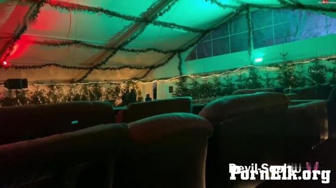 MyDirtyHobby: SteffiBlond - Public und versaut - So versaut pisst keiner auf dem Weihnachtsmarkt [FullHD 1080P]