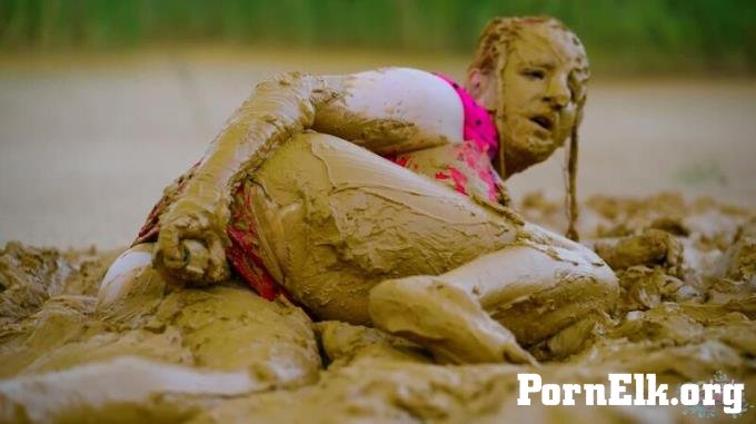 MyDirtyHobby: LyndraLynn - Orgasmus im schlammsee [FullHD 1080P]