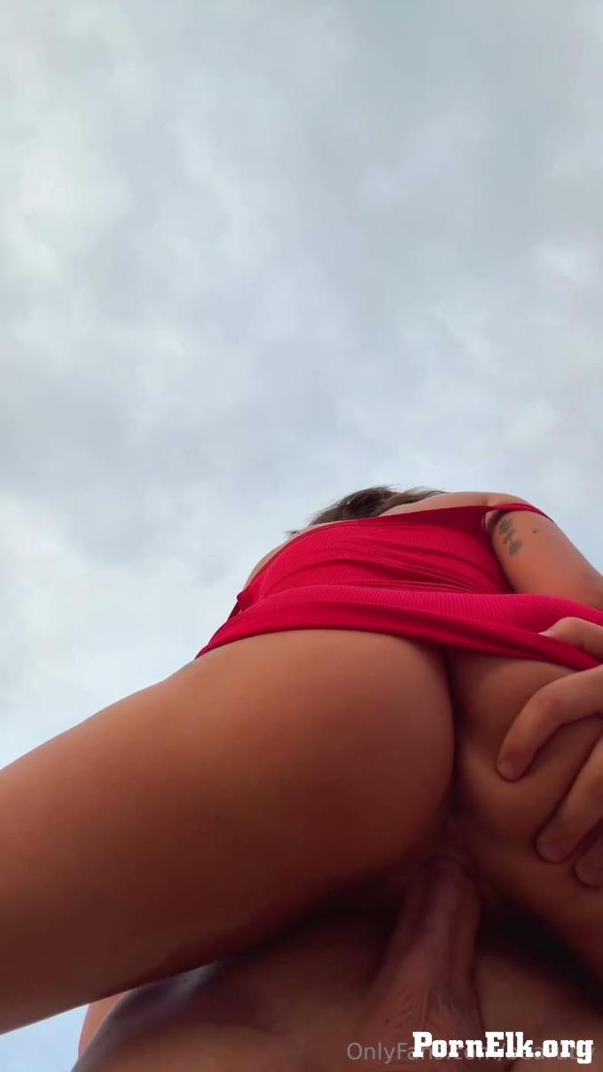 Bea Ruby - Sandy Cheeks Public Beach Sex [FullHD 1080P]