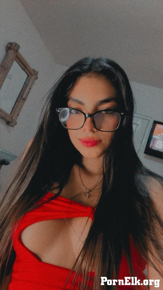 Jocelynlane - Nerdy With Glasses Gives Her First Blowjob To Promote Her Of Account - Blowjob [FullHD 1080p]