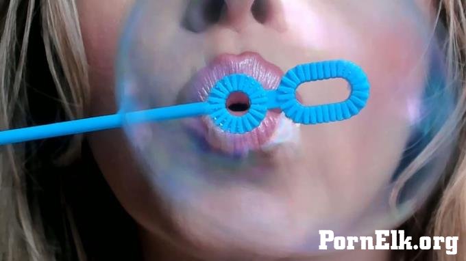 Petite Mercy - Frosty Pink Lips Blowing Bubbles [FullHD 1080P]