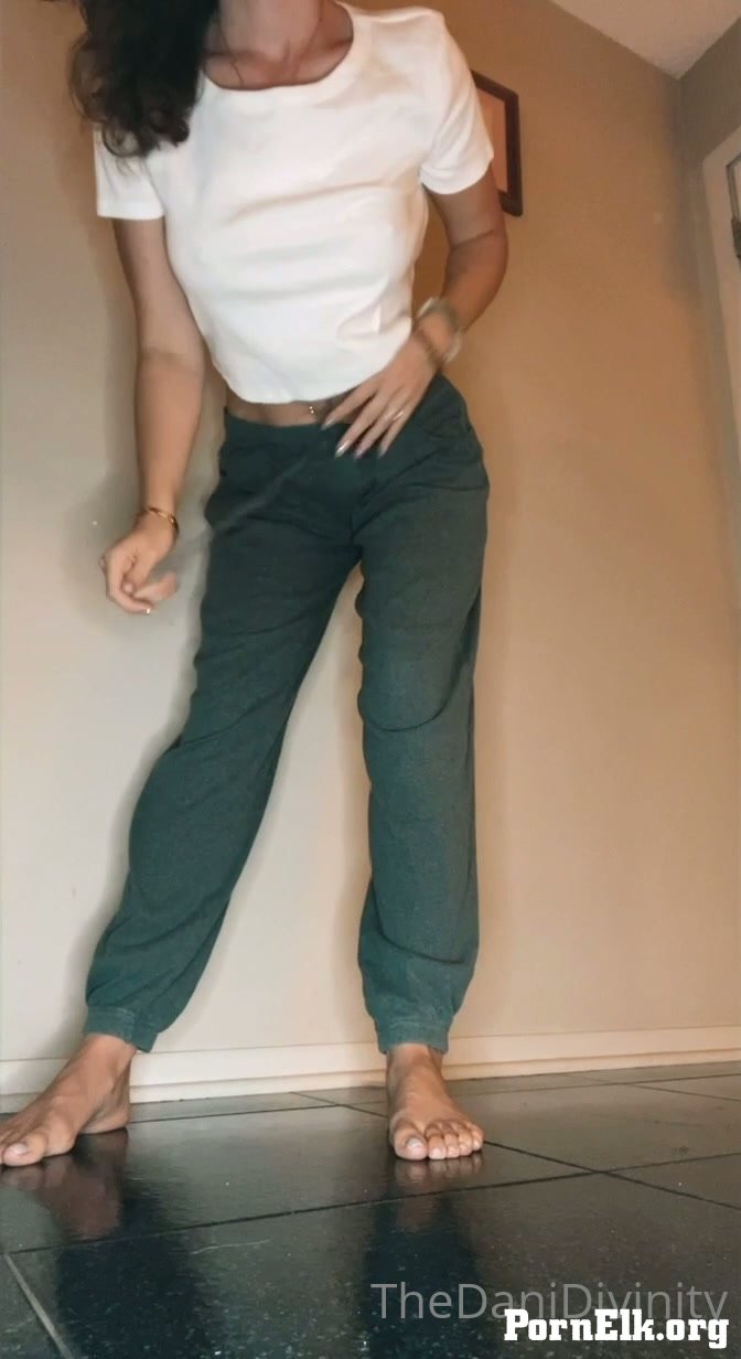 Dani Divinity aka thedanidivinity in clip This is only a tease. No cumming to this. You dont deserve it. If you cant take mea [SD 672P]