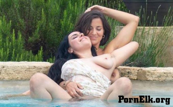 FrolicMe: Maria Riot, Calita Fire - Tender Touch [FullHD 816P]