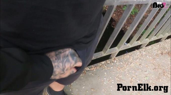 MyDirtyHobby: MiaBlow - Die Wette - Freundin meint ich Traue mich nicht ein Outdoor zu blasen [FullHD 1072P]