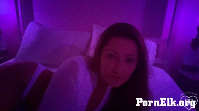 Dani Daniels - Blacklight Virtual Sex [FullHD 1080P]