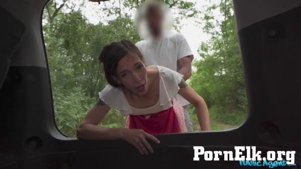 Mia Moone - Shy Waitress Needs More Than Tips [FullHD 1080p]