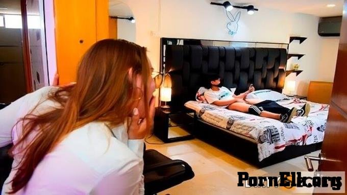 Lil_Timy - MY STEPMOM CATCHES ME MASTURBATING WITH HER PANTIES [FullHD 1080P]