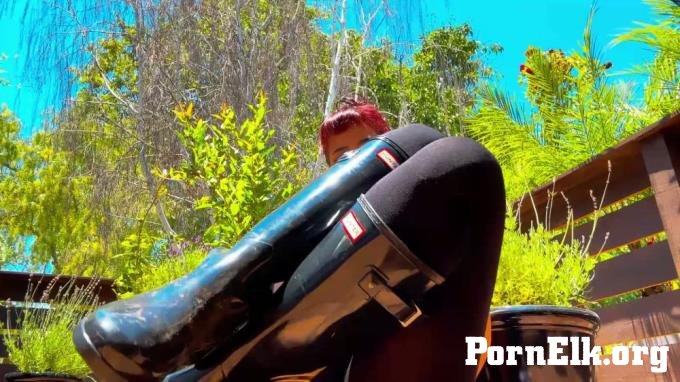 EnchantrixV - Sinking and Licking Mistress' Hunter Boots Clean [FullHD 1080P]