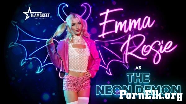Emma Rosie - December Spotlight: Not Even Neon Demons Are As Freaky As Emma Rosie [FullHD 1080p]