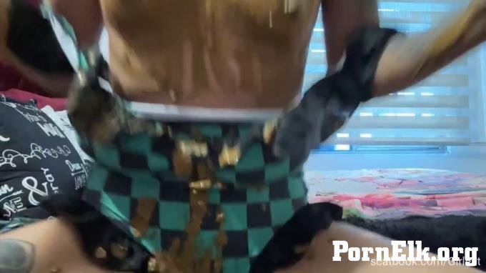 - Girleat � Shit Condom  [HD 1280]