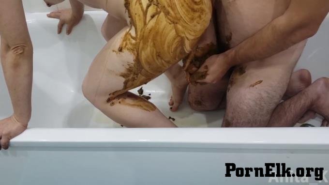 - Anita_K � Shitting on each other & smearing  [HD 1280]