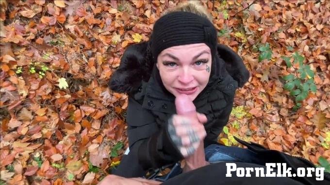 merry4fun - merry4fun - Pilze sammeln und Blowjob  [FullHD 1080]