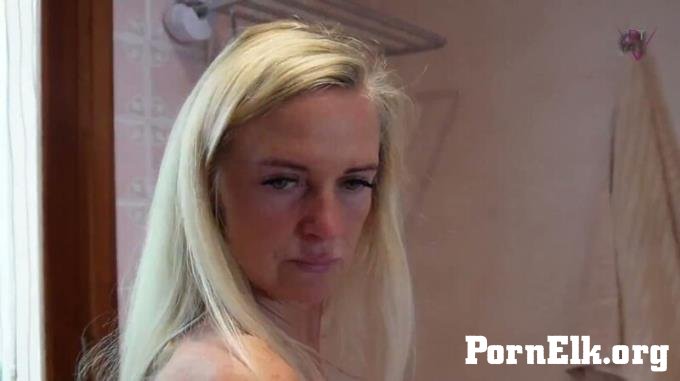 Dirty-Tina - Dirty-Tina - Geile Doppel Piss Action  [FullHD 1080]