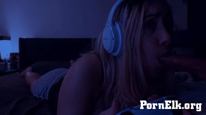 Lalunalewd - Gamer StepMom Plays With Your Joystick  [FullHD 1080]