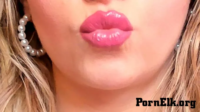 - Petite Mercy - Glossy Lip Licks  [FullHD 1080]