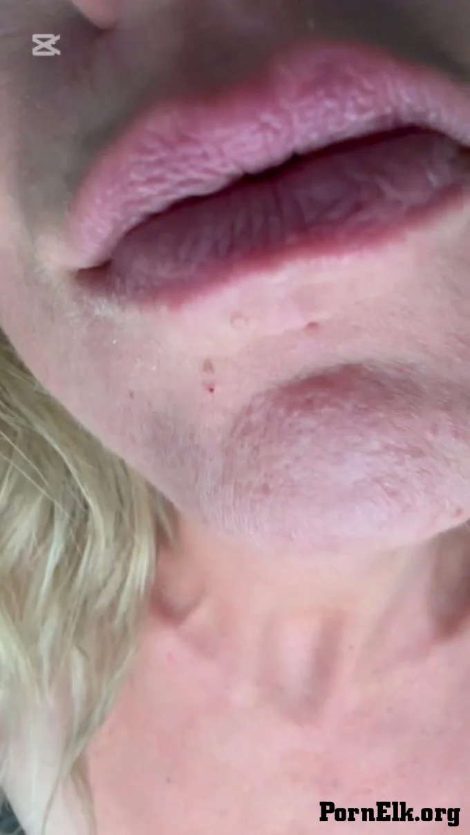 JodisLips - M O M gets caught masturbating by s on and his friend  [HD 720]