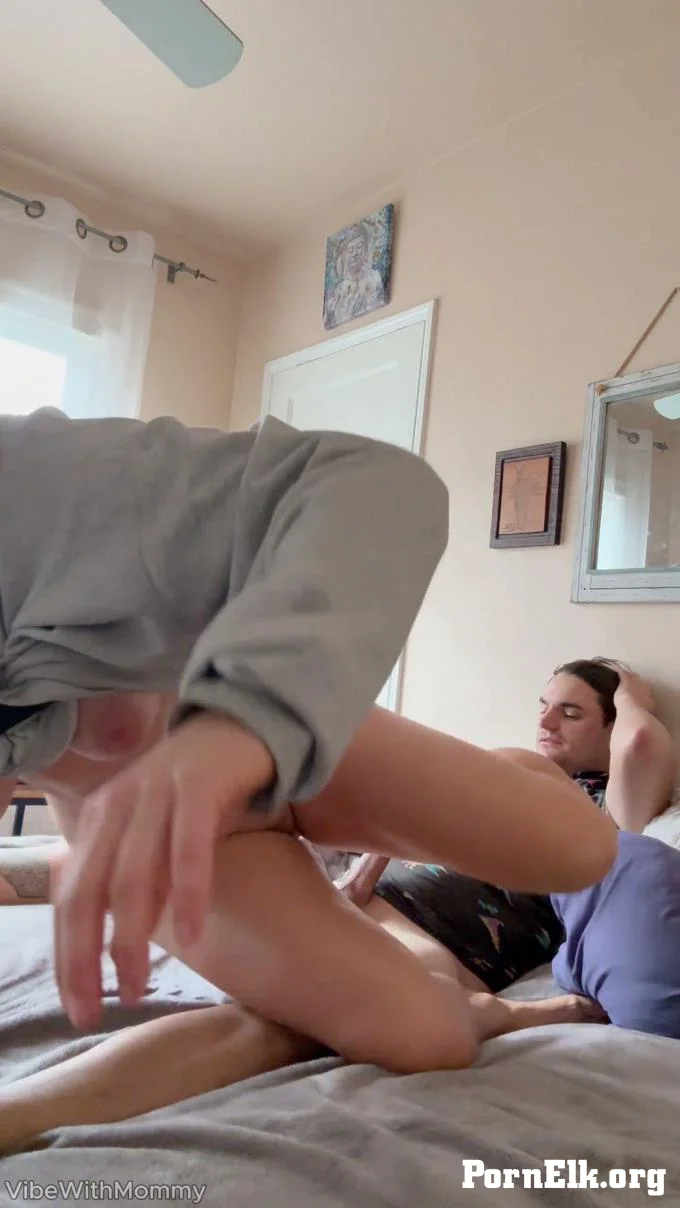 VibeWithMommy - The Sweater Thief Fucks Again  [4K 1440]