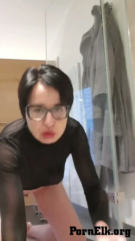 JulieEroticDress - JulieEroticDress - Julie Spritzt Im Bad  [HD 720]