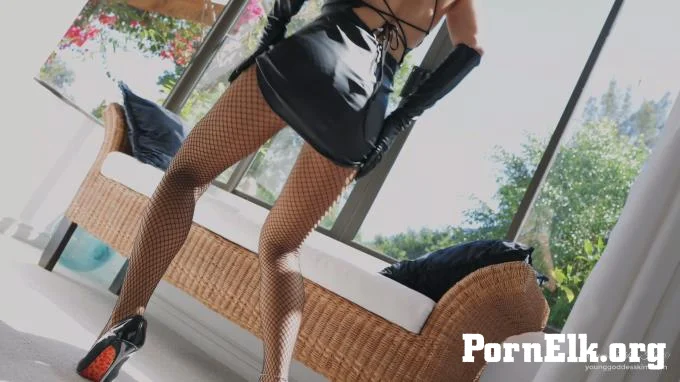 Young Goddess Kim - Helpless Humping Edging pet (4K)  [4K 2160]