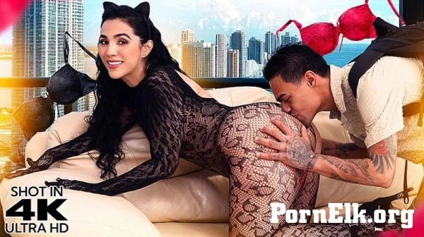 Sarah Black - Lingerie - Clad Stepmom [UltraHD 4K 2160p]