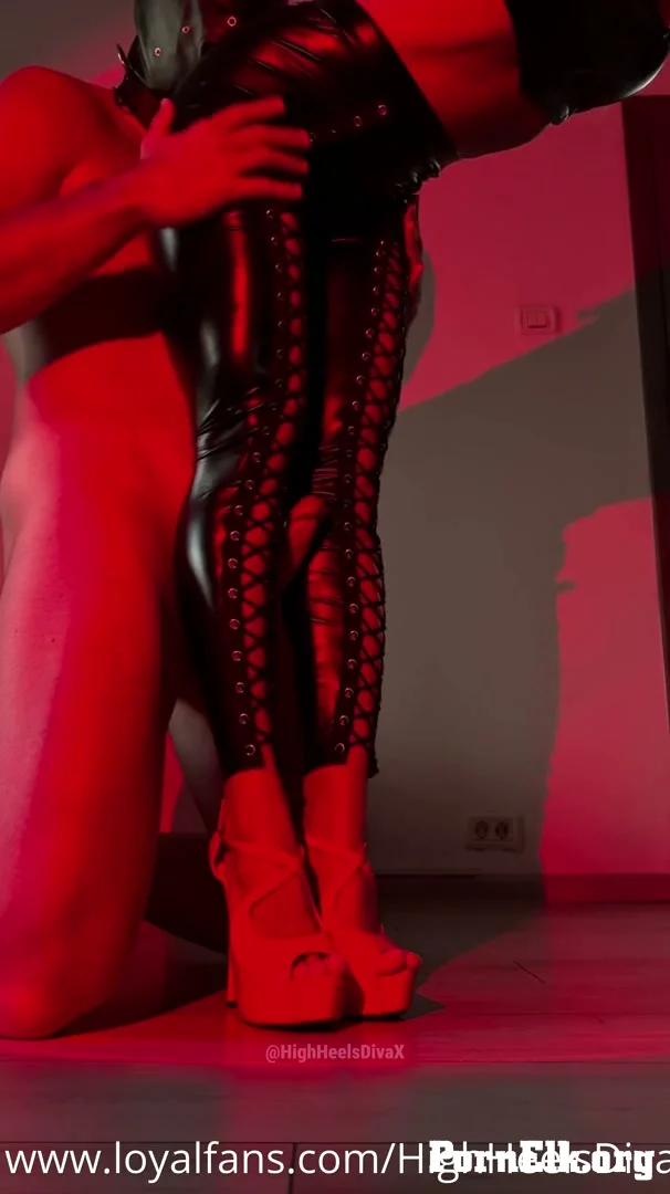 Goddess Maisha - Latex Domination - My Slave Worships And Endures My Crushing Control  [SD 606]