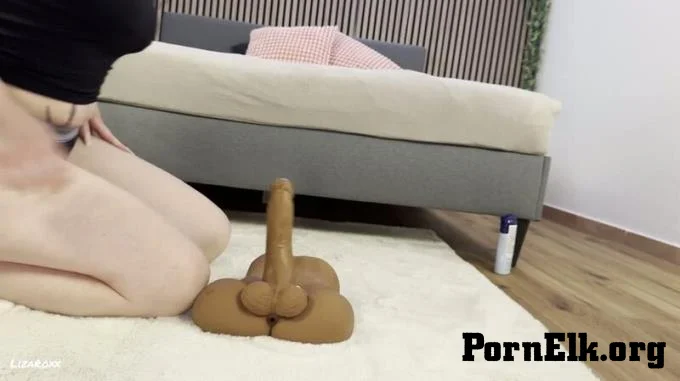 LizaRoxx - Hart Gespankt Und Bis Zum Orgasmus Abgeritten  [FullHD 1080]