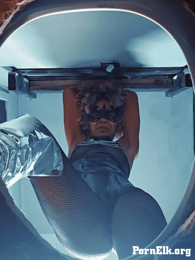 Ballbusting Bianca - Dominabianca - Giantess POV - Engulfed In Goddess Spit  [FullHD 1080]