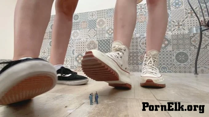 KittyStepsis - Giantess Crushing Businessmen  [FullHD 1080]