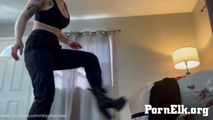 Domina Rei Yamazawa Trans Femsub is kicked and has her mouth stuffed with sock  [FullHD 1080]