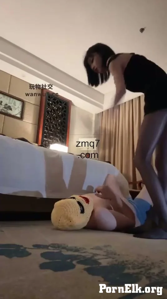 Chinese Femdom foot slave 38  [SD 536]